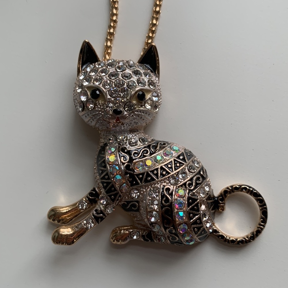 Betsey Johnson Rhinestone Cat Pendant necklace